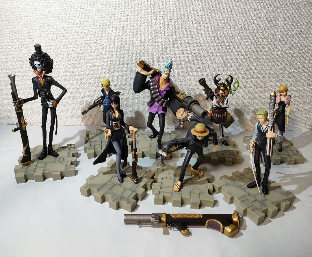 ☆　一番くじ　strong world　ワンピースフィギュア　ルフィ　サンジ　他